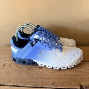 On Running Cloudflow Women’s size 8